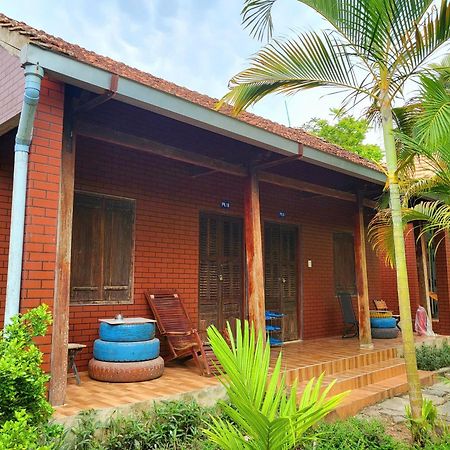 Cat Tien Farmer Lodge Quan Tom Exterior foto
